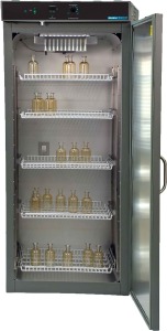 REFRIGERATED INCUBATOR, 20.3 CU FT, 0c to +45c (at +20c ambient), OUTLET, 230V #SRI20-2